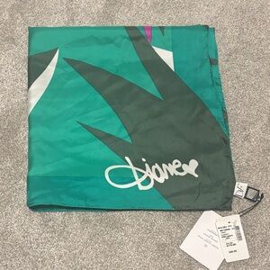 Diane Von Furstenberg Silk Graphic Scarf